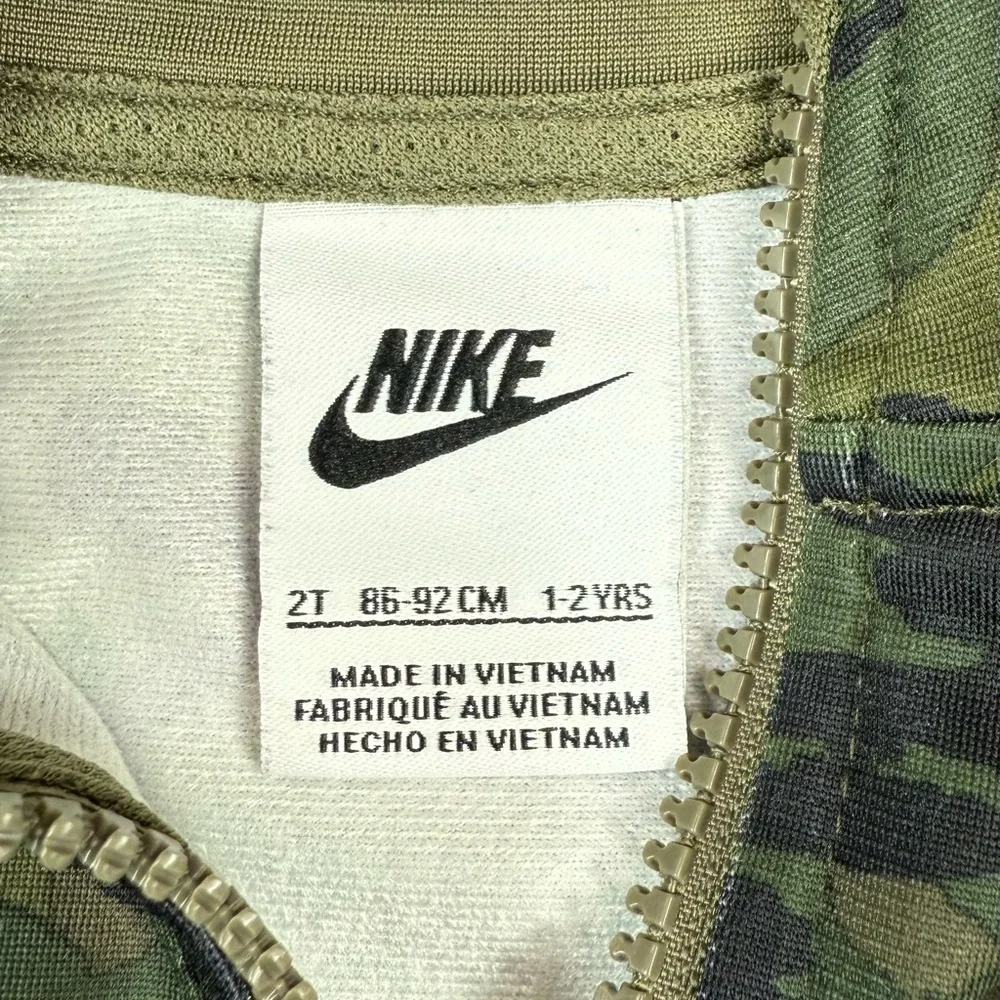 NIKE Toddler Boy Camo Full‎ Zip Track Jacket 2T Logo Athletic Streetwear Swoosh